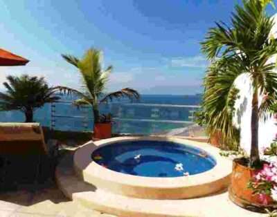 Beachfront PH Amara Ixtapa 5 beds